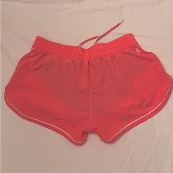 Under Armour Retro Shorts - Picture 2 of 6